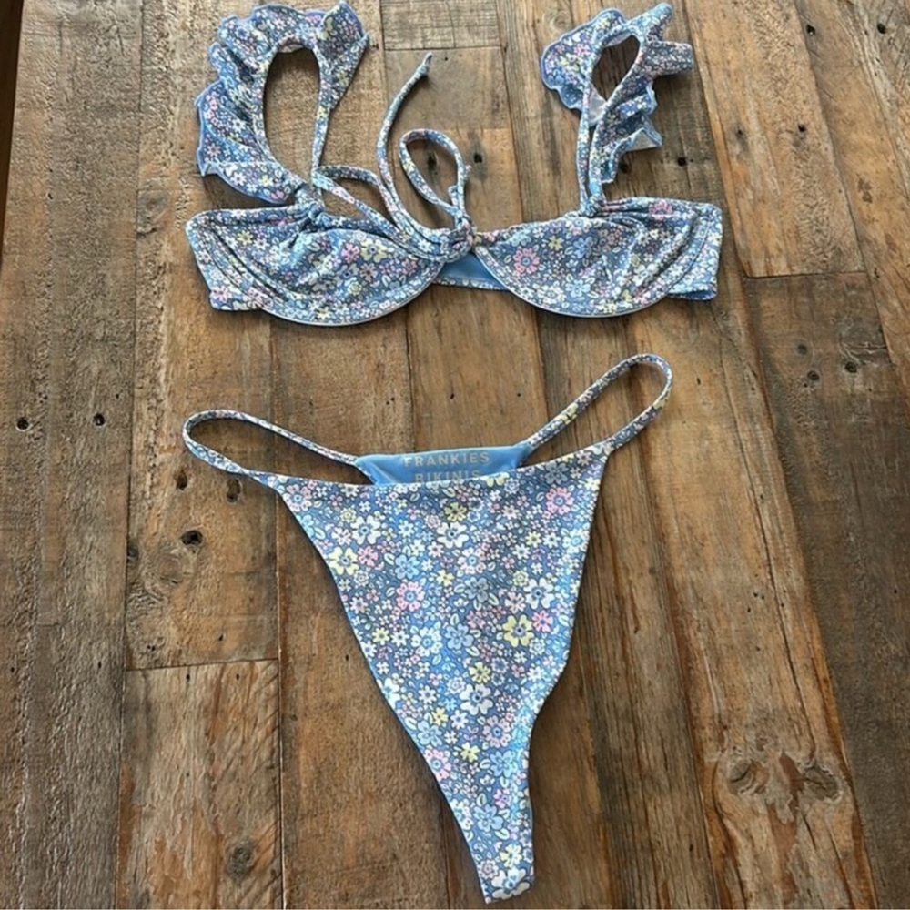 Frankies Bikini | Ditzy Floral Jagger Thong & Birdie Top | M | Springtime